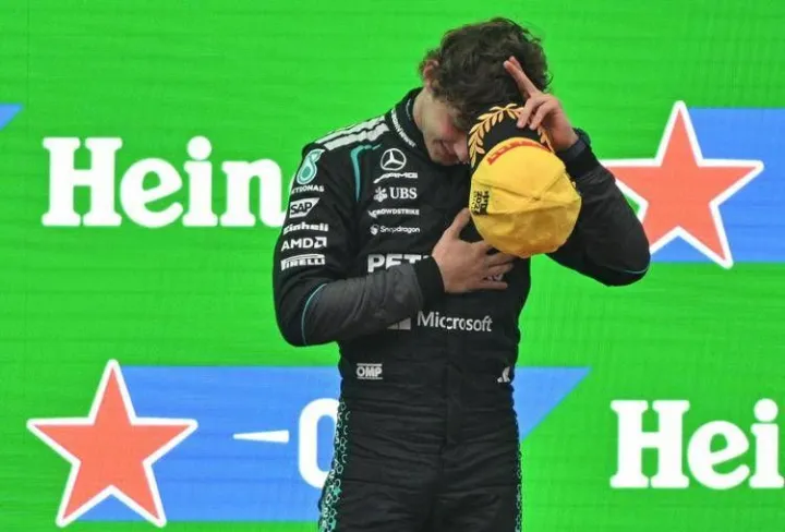 Formula 1, Antonelli in lacrime dopo il trionfo nel Gp di Cina: 