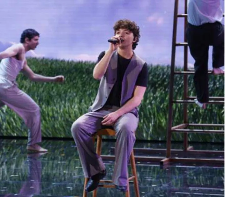 Amici 2025, chi è il vincitore Lorenzo Salvetti: da X Factor al trionfo