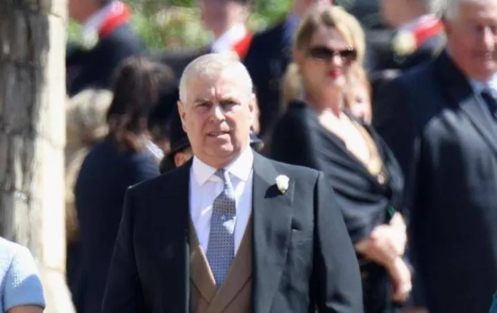 Gran Bretagna, nuove accuse per l'ex principe Andrea: subaffittava i cottage di Royal Lodge