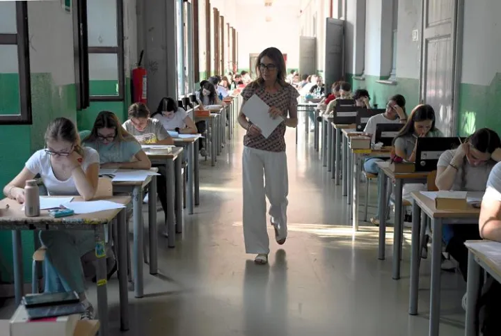 Il regista di 'Notte prima degli esami 3.0' agli studenti: ''Passate la serata con gli amici, ricorderete per sempre questo momento''