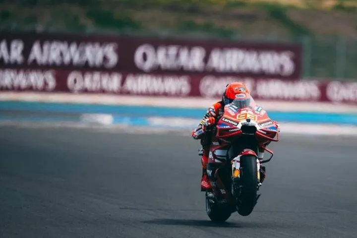 MotoGp, Marquez in pole in Ungheria. Seconda fila per gli italiani