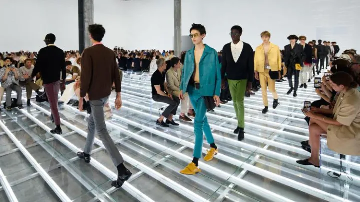 Prada riscrive l’essenziale 