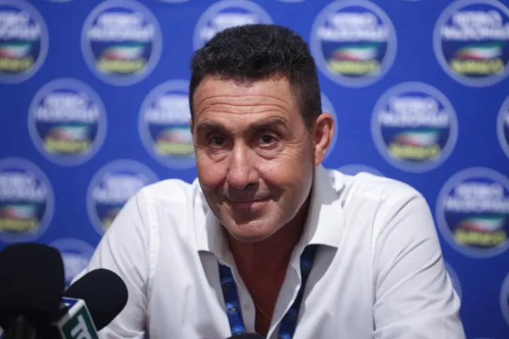 Vannacci risponde a Meloni: 