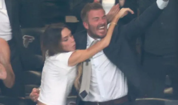 Inghilterra segna e Victoria Beckham questa volta... esulta