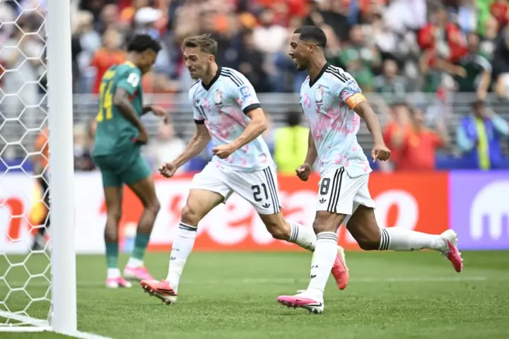 Rimonta Belgio, Senegal ko ai supplementari e Diavoli Rossi agli ottavi