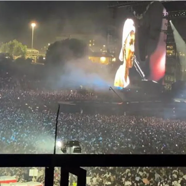 Ultimo, pubblico record a Tor Vergata ma il concerto è live dal balcone