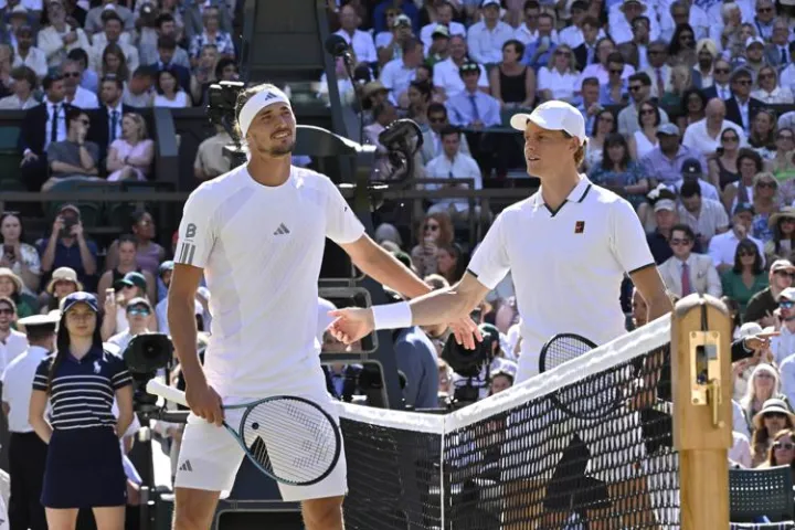 Zverev scherza con Sinner: 