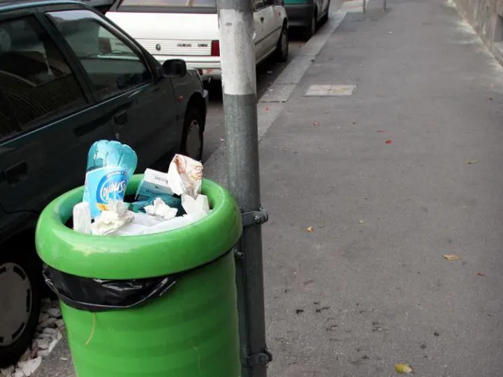 Bari, vince un milione ma butta il biglietto: recuperato tra i rifiuti