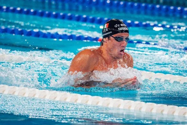 Chi è Nicolò Martinenghi, oro agli Europei di nuoto nei 100 rana