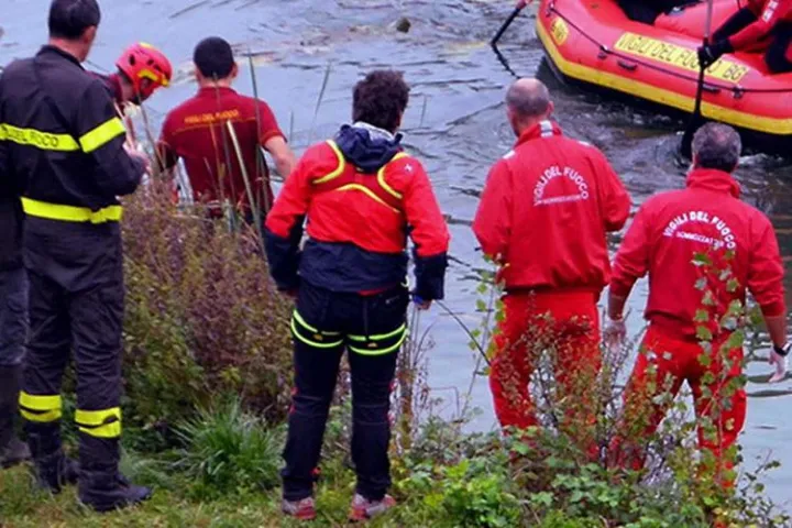 Grosseto, uomo trovato morto in un laghetto artificiale: era scomparso da casa