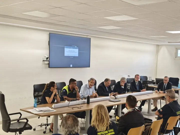 Terremoti ai Campi Flegrei, Musumeci a Pozzuoli per una riunione operativa