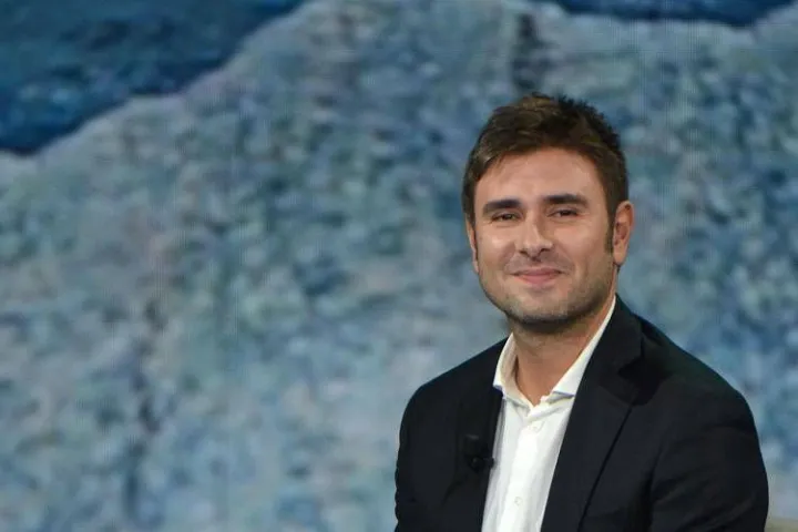 Di Battista ricoverato a Cuba, l'operazione e i tempi del possibile rientro in Italia: cosa sappiamo