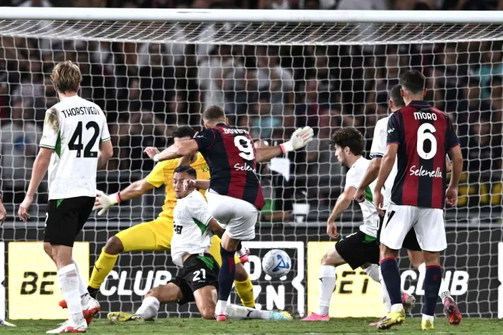 Dovbyk salva il Bologna, il derby col Sassuolo termina 2-2