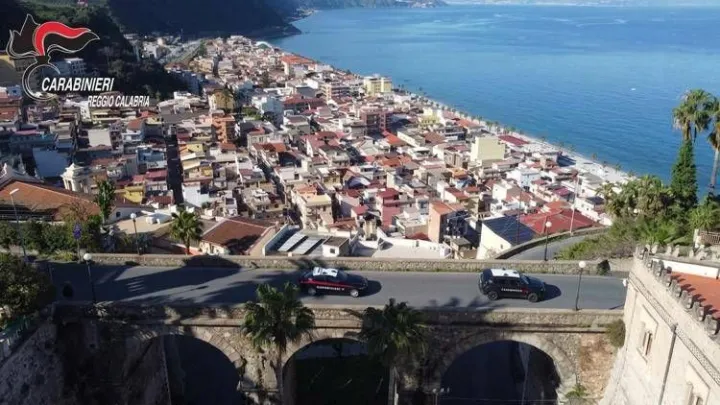 Sparo in testa a un coetaneo perché 