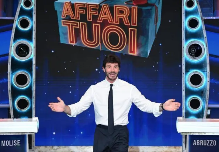 Torna 'Affari Tuoi', da oggi Stefano De Martino tutti i giorni su Rai1