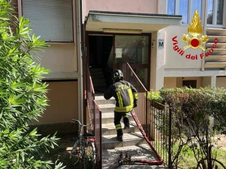 Milano, anziana muore nell'incendio dell'appartamento